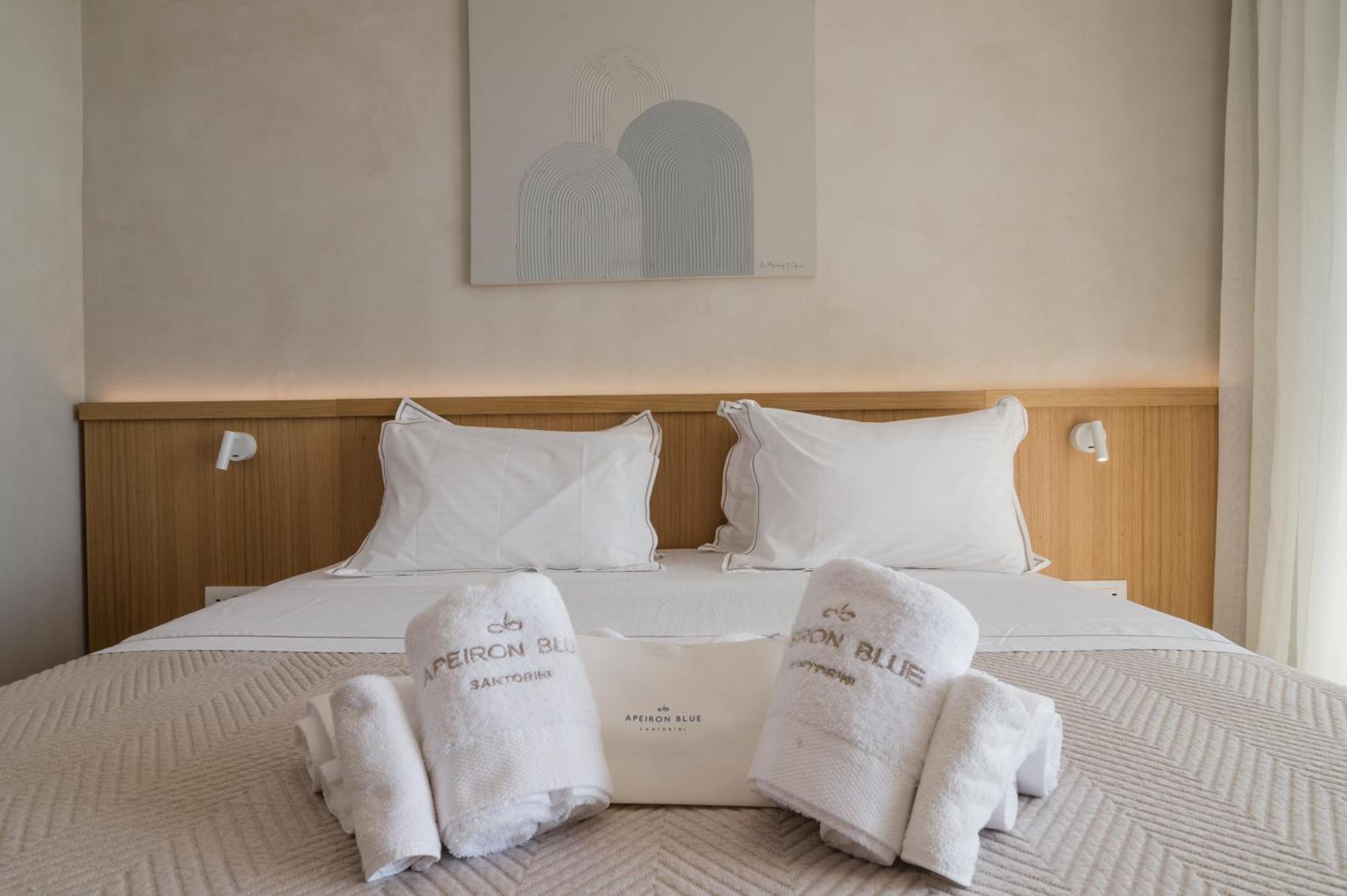 Apeiron Blue Santorini - Sustainable Adults Only 14 Plus Fira  Quarto foto